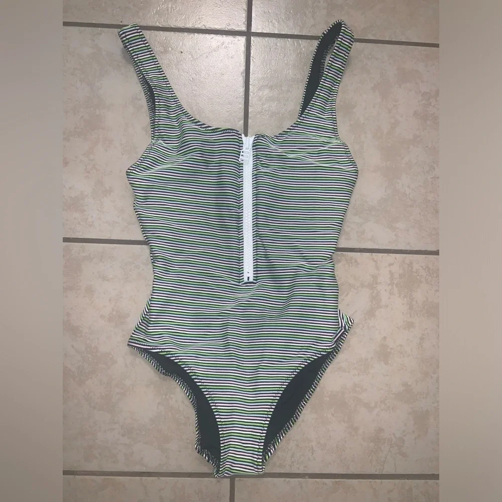 Solid & striped one piece striped S 188